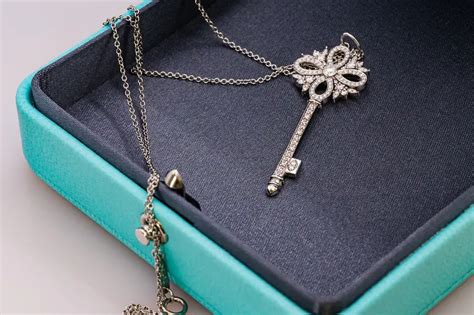 Spotting Fake Tiffany Jewellery – Know the Signs